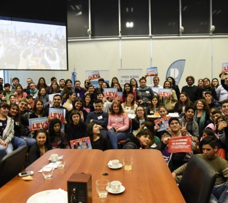 La bicameral de los Derechos del Niño recibió propuestas en un diálogo con jóvenes - Cámara de Diputados
